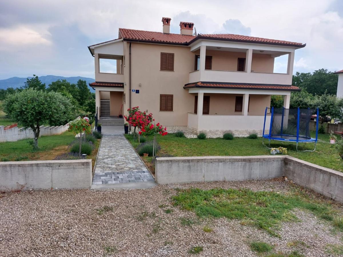 Appartement Damir For 8 Labin-rabac Santalezi