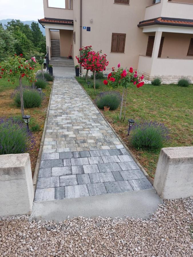 Appartement Damir For 8 Labin-rabac Santalezi